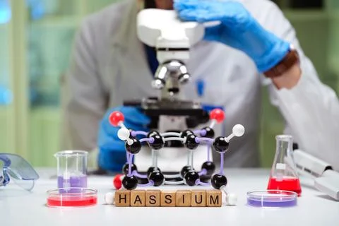 Scientific Study of Hassium with Advanced Microscopy Techniques for Detailed Foto stock