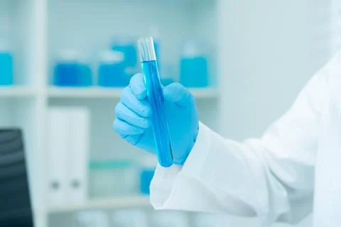 Scientist analyze biochemical sample in advanced scientific laboratory. Med.. Stock-Fotos
