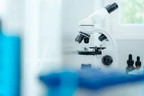 Scientist analyze biochemical samples in advanced scientific laboratory. Me.. Foto stock