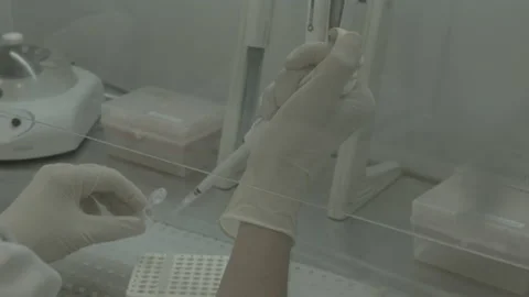Scientist performs a blood test for covid Video stock 143161590