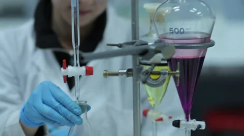 Scientist with research lab equipment  Vidéo 36268948