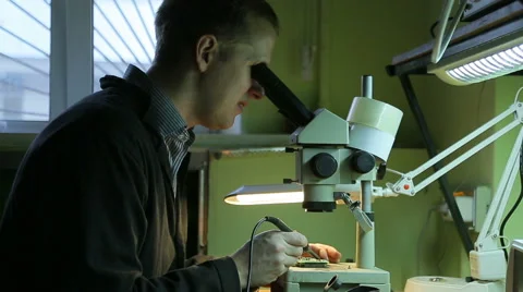 Scientist solder Vídeo Stock 42820953