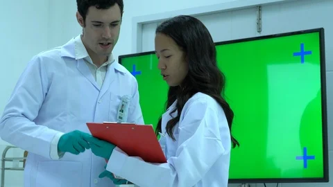 Scientist talking about working in modern laboratory. Stock-Footage 106668382