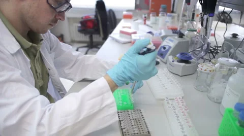 Scientist working in laboratory Stock Footage 1744666