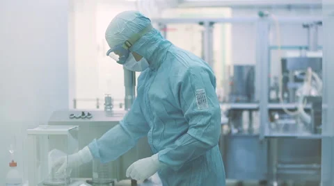 Scientist working in a laboratory Stock Footage 55318039