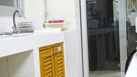 Scientist working in laboratory Stock Footage 79136060