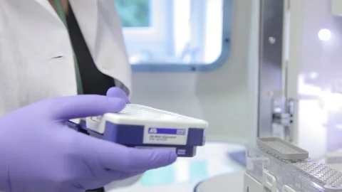 Scientist working in the laboratory Stock Footage 136277320