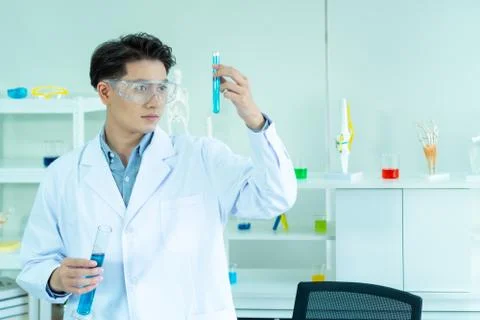 Scientists are experimenting in the lab Foto stock