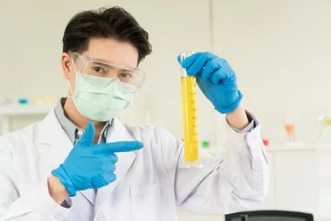Scientists are experimenting in the lab Foto stock