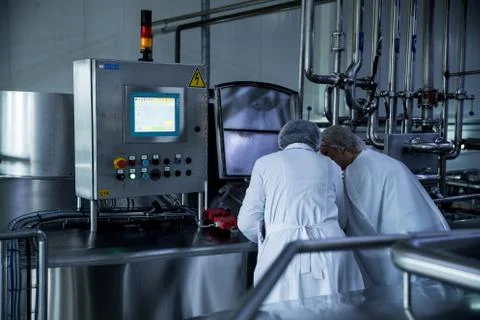 Scientists conduct tests Foto stock