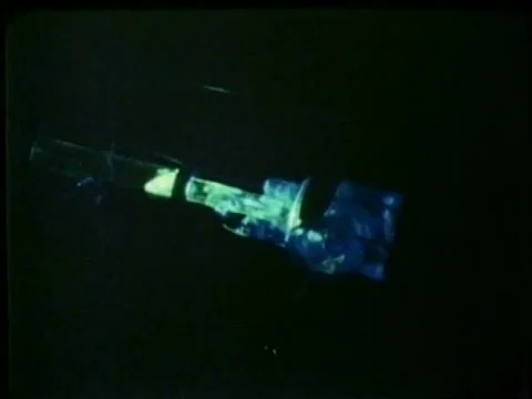 Scientists research plasma and develop military adhesive for the soldiers to use 動画素材 75268775