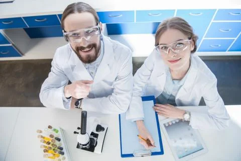 Scientists working in laboratory Foto stock