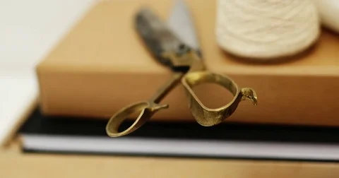 Scissors and string Video stock 84711668