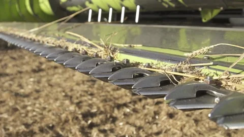 Scissors of combine harvester. Close up 스톡 동영상 139650186