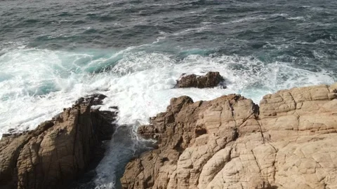 Scoglio frangente Video stock 165293576