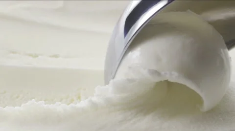 Scooping ice cream Vídeo Stock 53763946