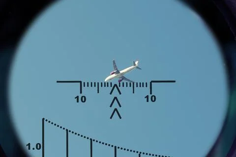 Scope view of aircraft during airspace observation. Stock-Fotos