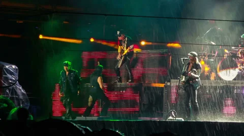 Scorpions performance in the pouring rain at the rock festival The Best City.UA Stockbeeldmateriaal 32328644