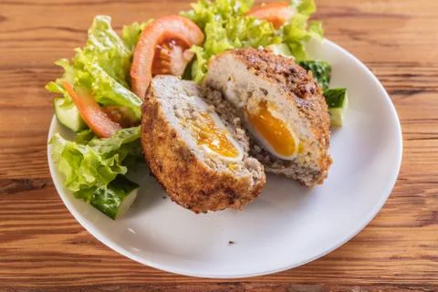 Scotch egg with vegetables Stock-Fotos