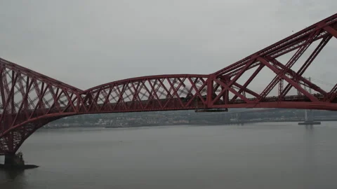 Scotland Drone Shot of Forth Rail Bridge, Steam Train Vidéo 146572431
