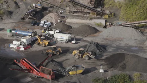 Scotland Drone Shots of Quarry processing. Dolly out POI Vidéo 146584678
