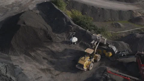 Scotland Drone Shots of Quarry processing. Crasher loading Vidéo 146635925