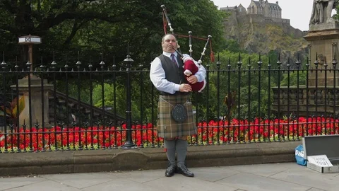 Scottish Bagpiper in Edinburgh Stock Footage 115446991
