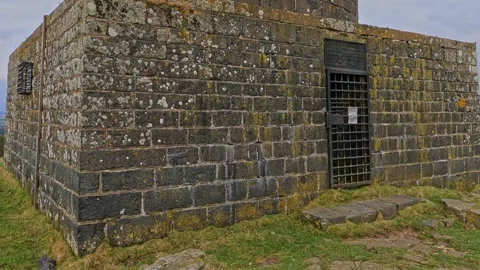 Scottish Borders Waterloo Monument close up, pan up 스톡 동영상 234681759