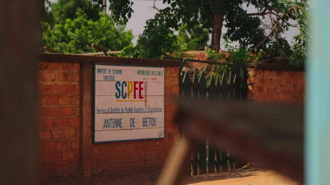 "SCPFE" sign on low wall with foreground 스톡 동영상 338167547