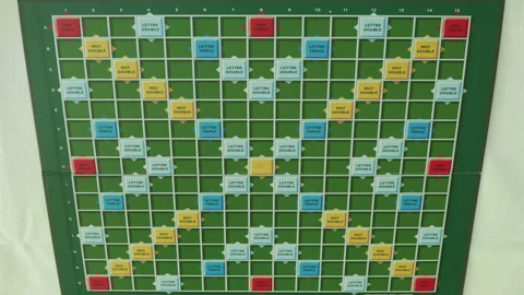 Scrabble board game in action (timelapse) Video stock 130525803