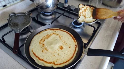 Scrambled egg pancakes with bear figures, baked figured pancakes for children 動画素材 146889525