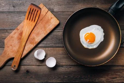 Scrambled Eggs In An Iron Pan Foto stock