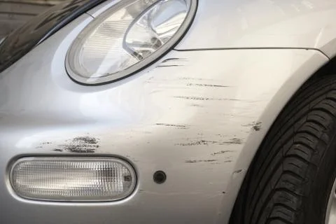 A scratch on a car Stockfoto's