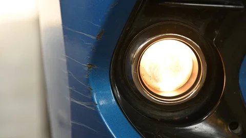 Scratch on modern car bumper Vídeos de archivo 106715156