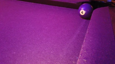 Scratching on the 4 Ball 動画素材 124264856