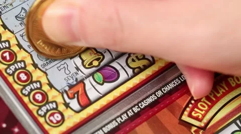 Scratching lottery ticket 스톡 동영상 48472151