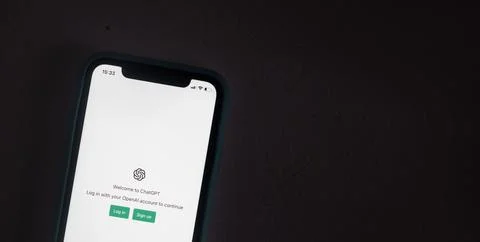 Screen with ChatGPT chat with AI or artificial intelligence. Man search for 库存照片
