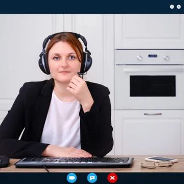 Screen interface programs for online work, a woman conducts a web conference  Stockfoto's