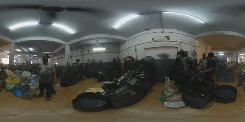 SCREW MAKING MACHINE in India Stockbeeldmateriaal 106027011