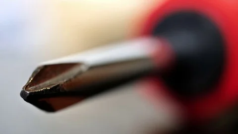 Screwdriver focus pull macro Vídeos de archivo 84458343