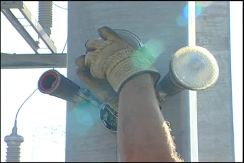 Screwing in flood lights Video stock 7811431