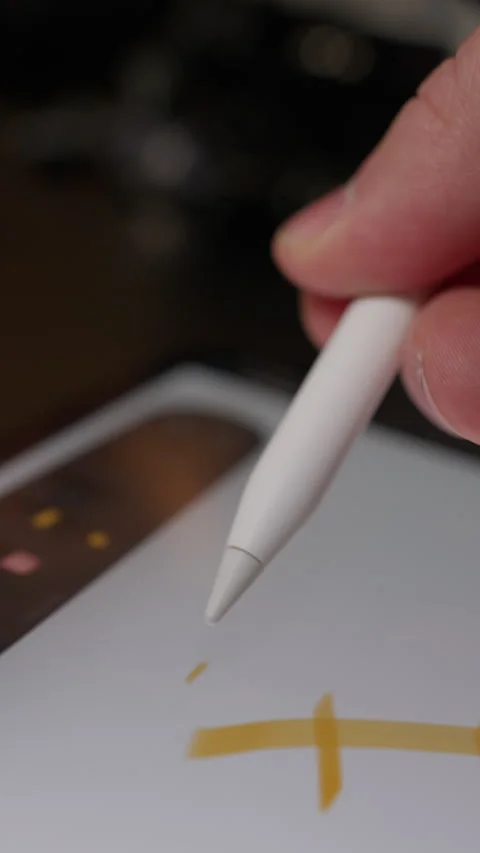 Scribbling Multicolored Lines On Tablet Screen With Stylus Pen Video stock 308580478