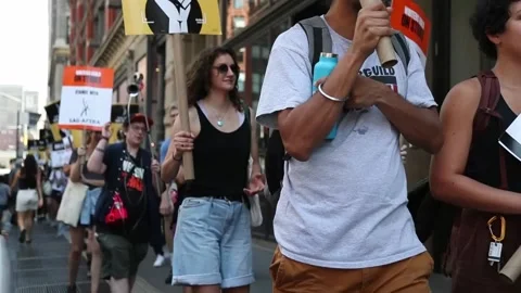 The Scriptwriters Union strike celebrates one hundred days without reaching an a 스톡 동영상 247579947