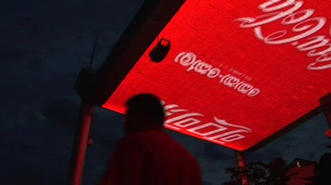 Scrolling Coke logo Vídeo Stock 151402