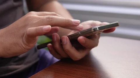 Scrolling the smartphone screen 스톡 동영상 332965282