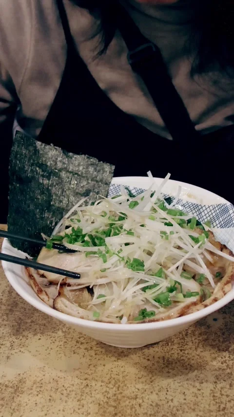 Scrutinizing and showing the content of a Cha chaan teng set or rice bowl  Stock Footage 336862637