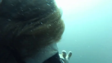 Scuba divers and rope Stock Footage 79718945