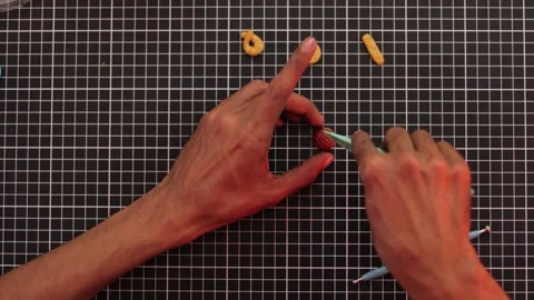 Sculpting clay with tools 003 Vídeos de archivo 170514345