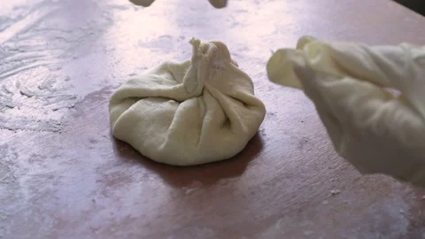 Sculpting a flat cake filling. Stock Footage 155188539