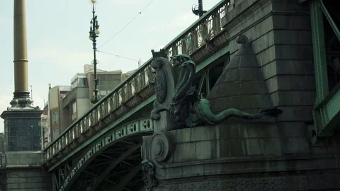 Sculpture on the bridge Stockbeeldmateriaal 99181944